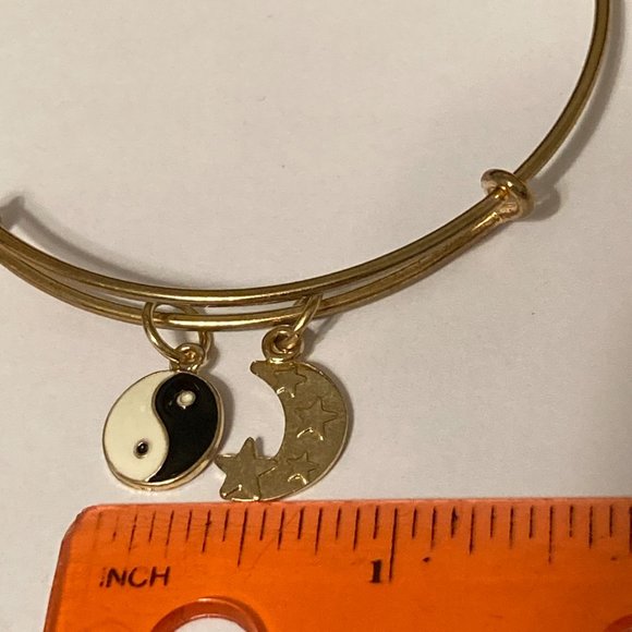 Ying Yang Half Moon Star Charm Bracelet Gold Tone Wire Slider Adjustable Yoga - Picture 7 of 7